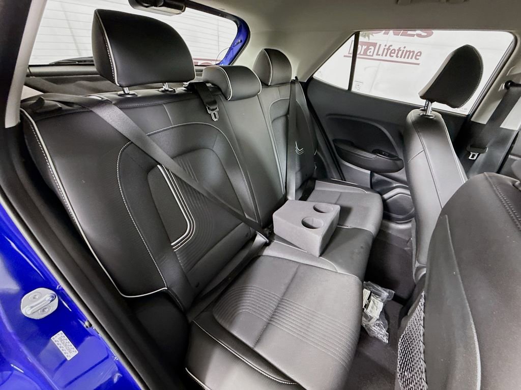 Certified 2023 Hyundai Venue Limited w/ Cargo Package image 30
