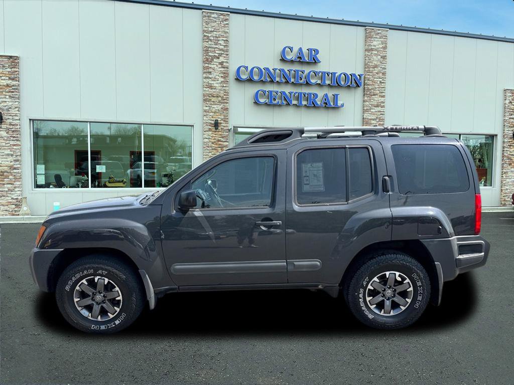 Used 2015 Nissan Xterra PRO-4X image 2