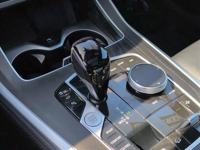 Used 2022 BMW X7 xDrive40i w/ M Sport Package AWD/4WD image 12