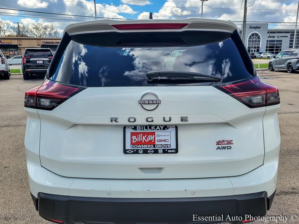 Used 2024 Nissan Rogue S image 6