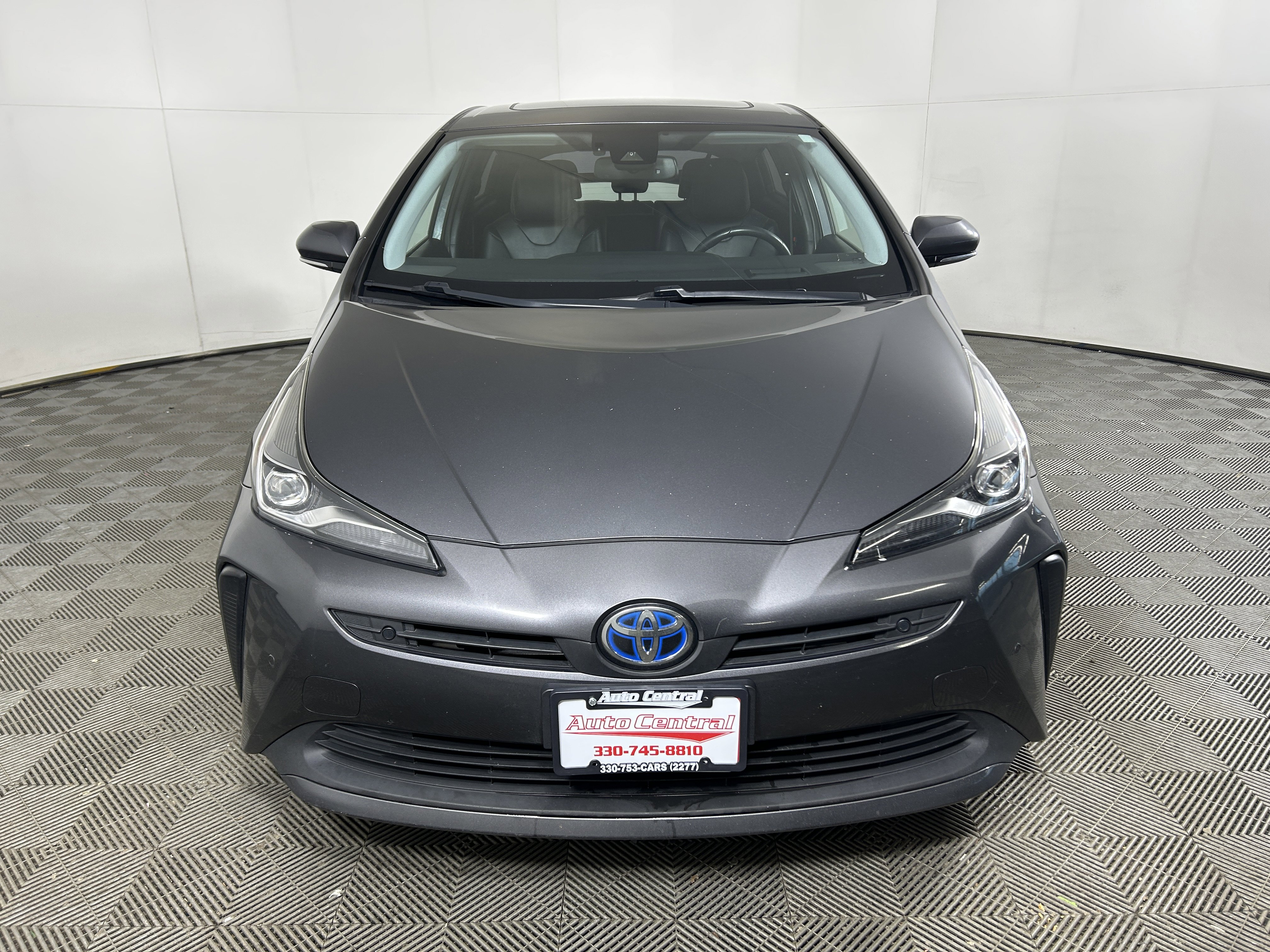 Used 2019 Toyota Prius XLE image 6
