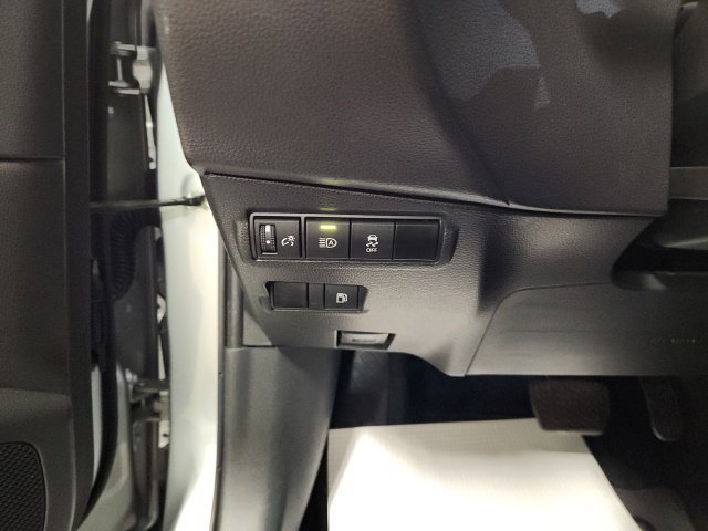 Used 2024 Toyota Corolla Cross AWD Hybrid image 21