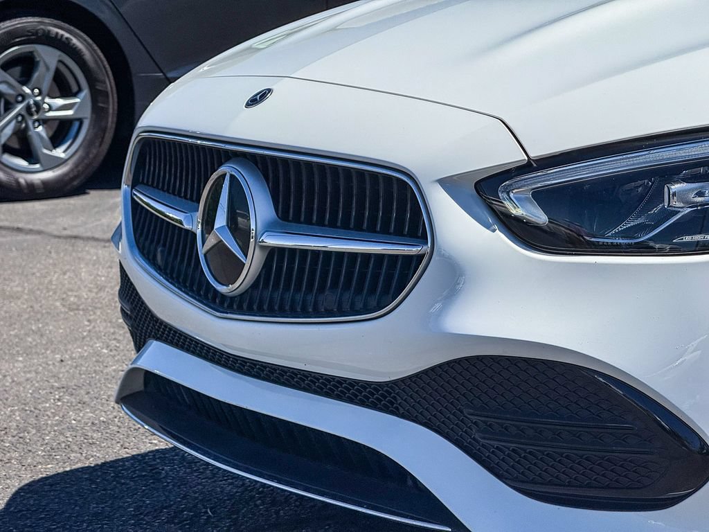 Used 2022 Mercedes-Benz C 300 Sedan image 3
