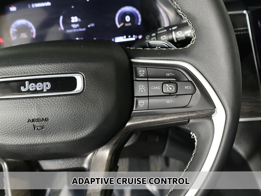 Used 2023 Jeep Grand Cherokee Limited AWD/4WD image 5