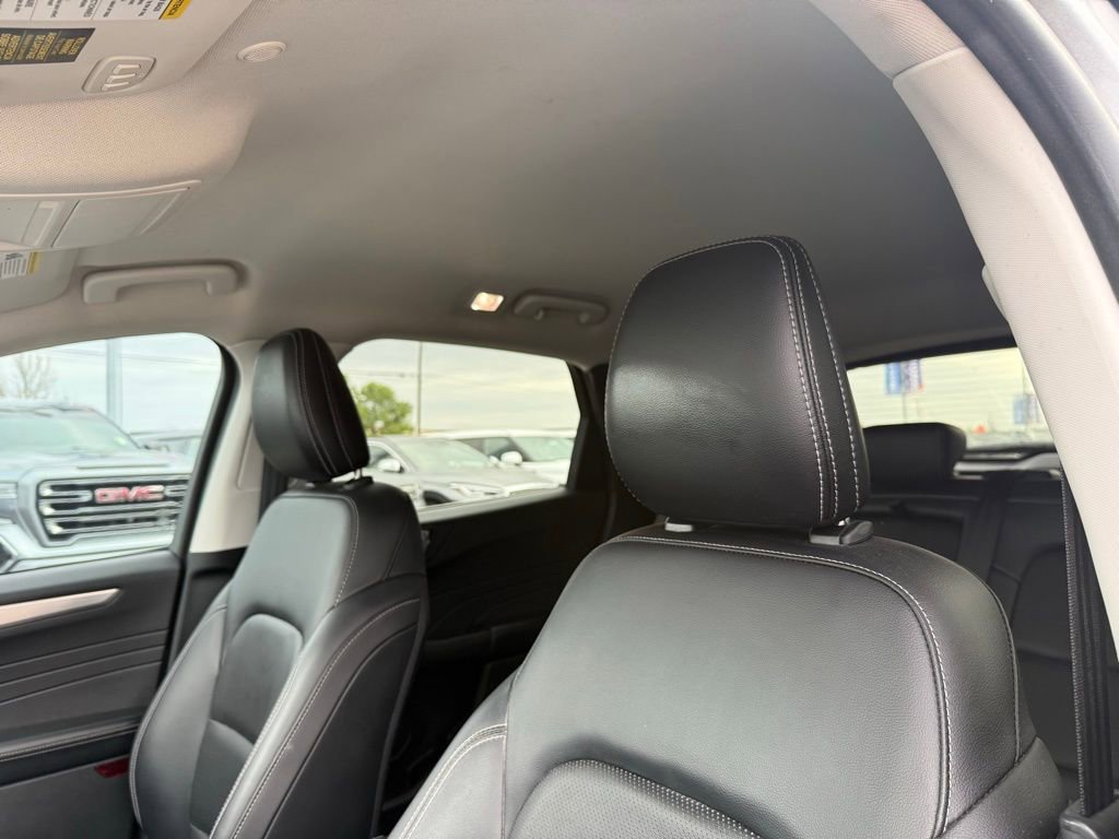 Used 2021 Ford Escape Titanium image 24