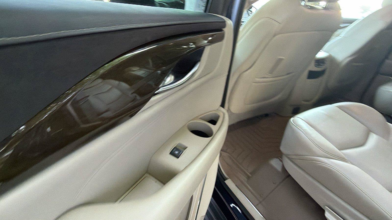 Used 2020 Cadillac Escalade Luxury RWD image 23