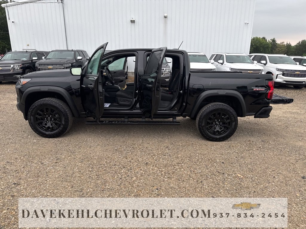 Used 2024 Chevrolet Colorado Trail Boss w/ Technology Package image 28