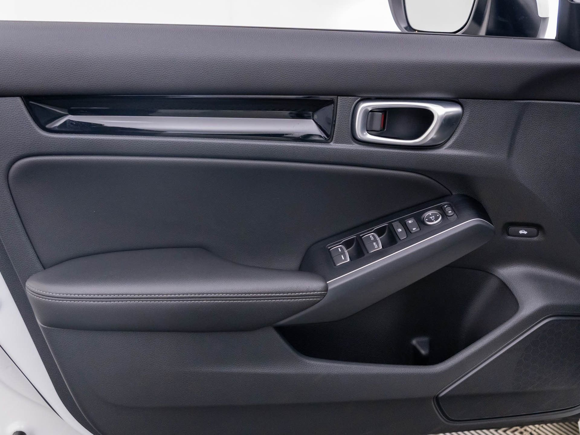 Used 2023 Honda Civic Touring image 13