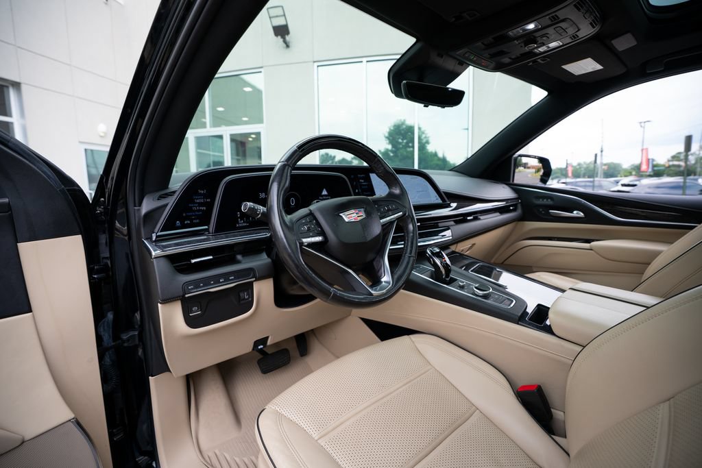 Used 2022 Cadillac Escalade ESV Premium Luxury AWD/4WD image 28