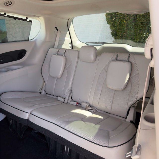 Used 2021 Chrysler Pacifica Limited FWD image 14