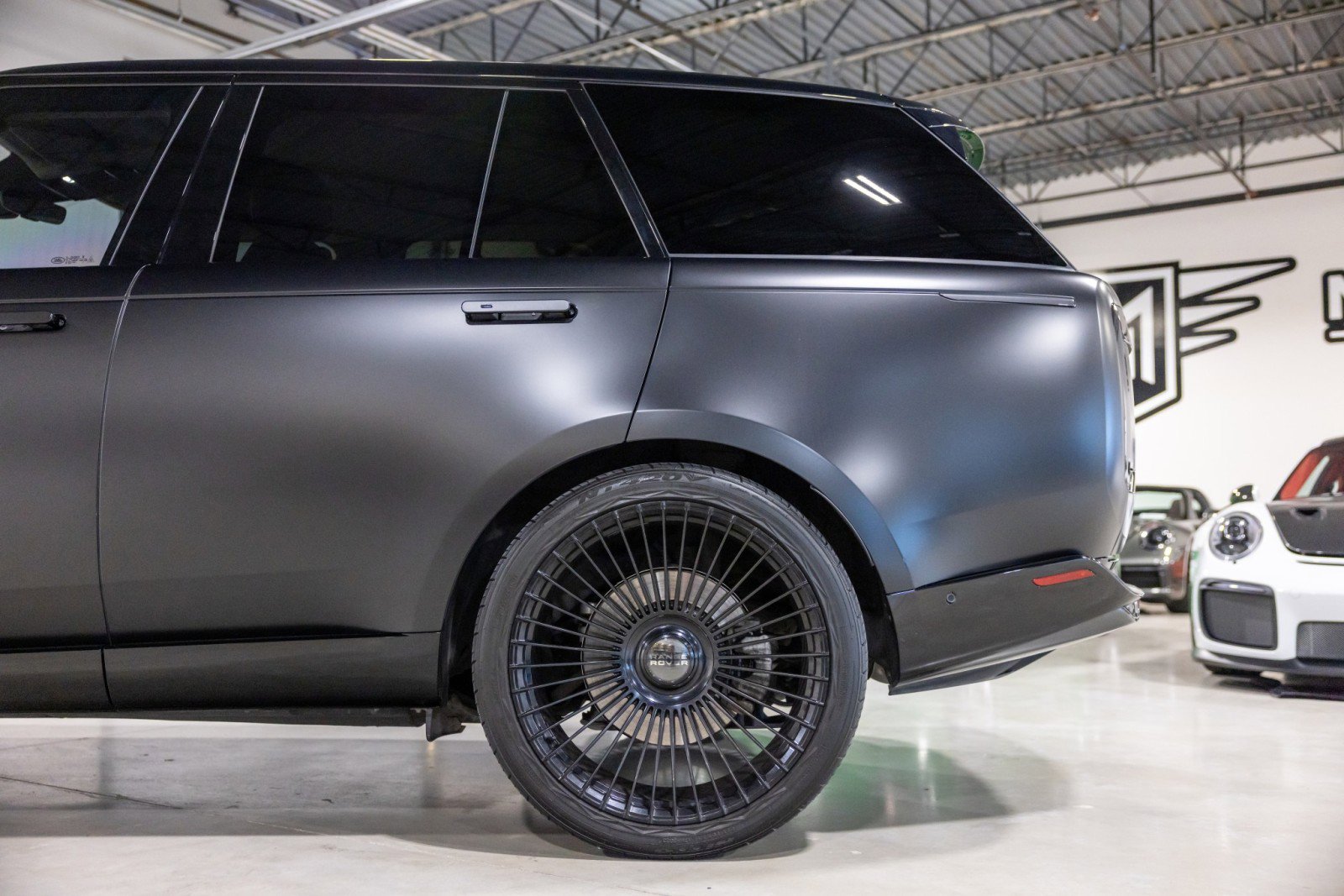 Used 2023 Land Rover Range Rover SE image 15