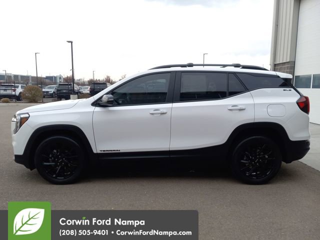 Used 2023 GMC Terrain SLE w/ Driver Convenience Package image 6