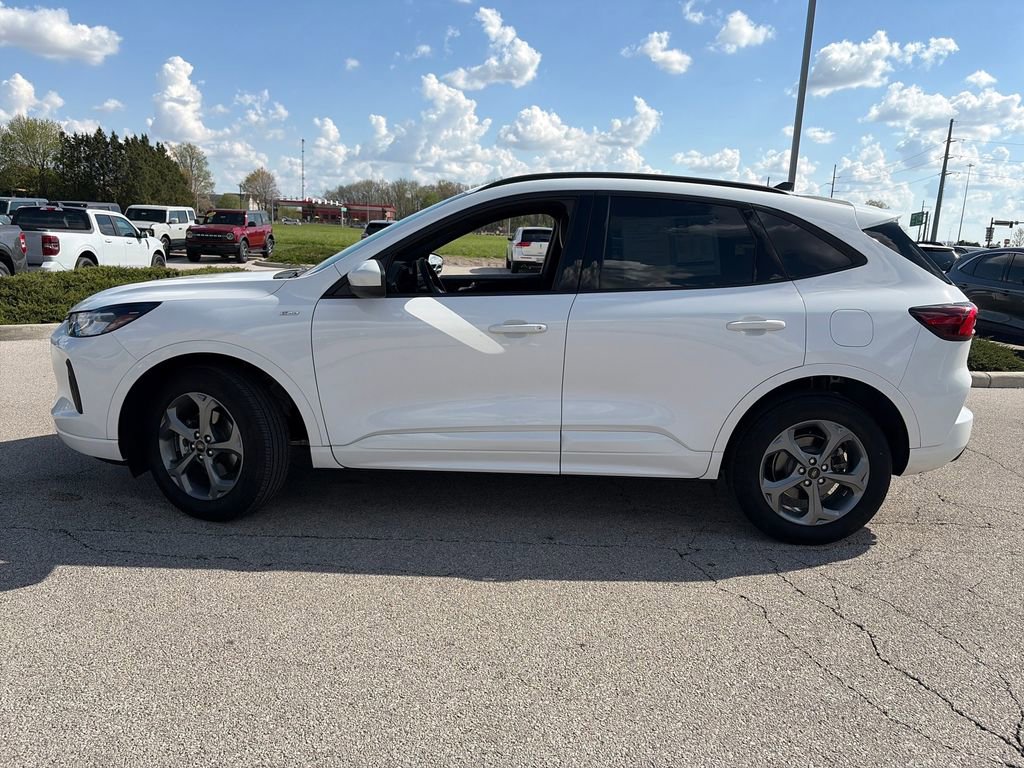Used 2023 Ford Escape ST-Line Select w/ Tech Pack #1 AWD/4WD image 4