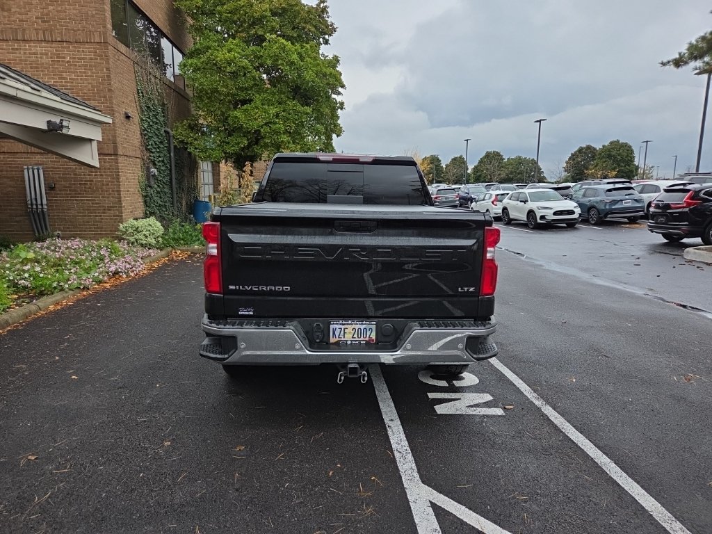 Used 2022 Chevrolet Silverado 1500 LTZ RWD image 7