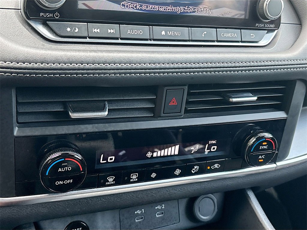 Used 2024 Nissan Rogue SV image 15