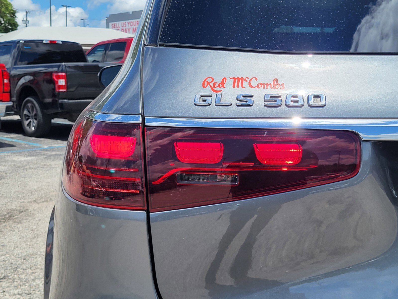 Used 2024 Mercedes-Benz GLS 580 4MATIC image 10