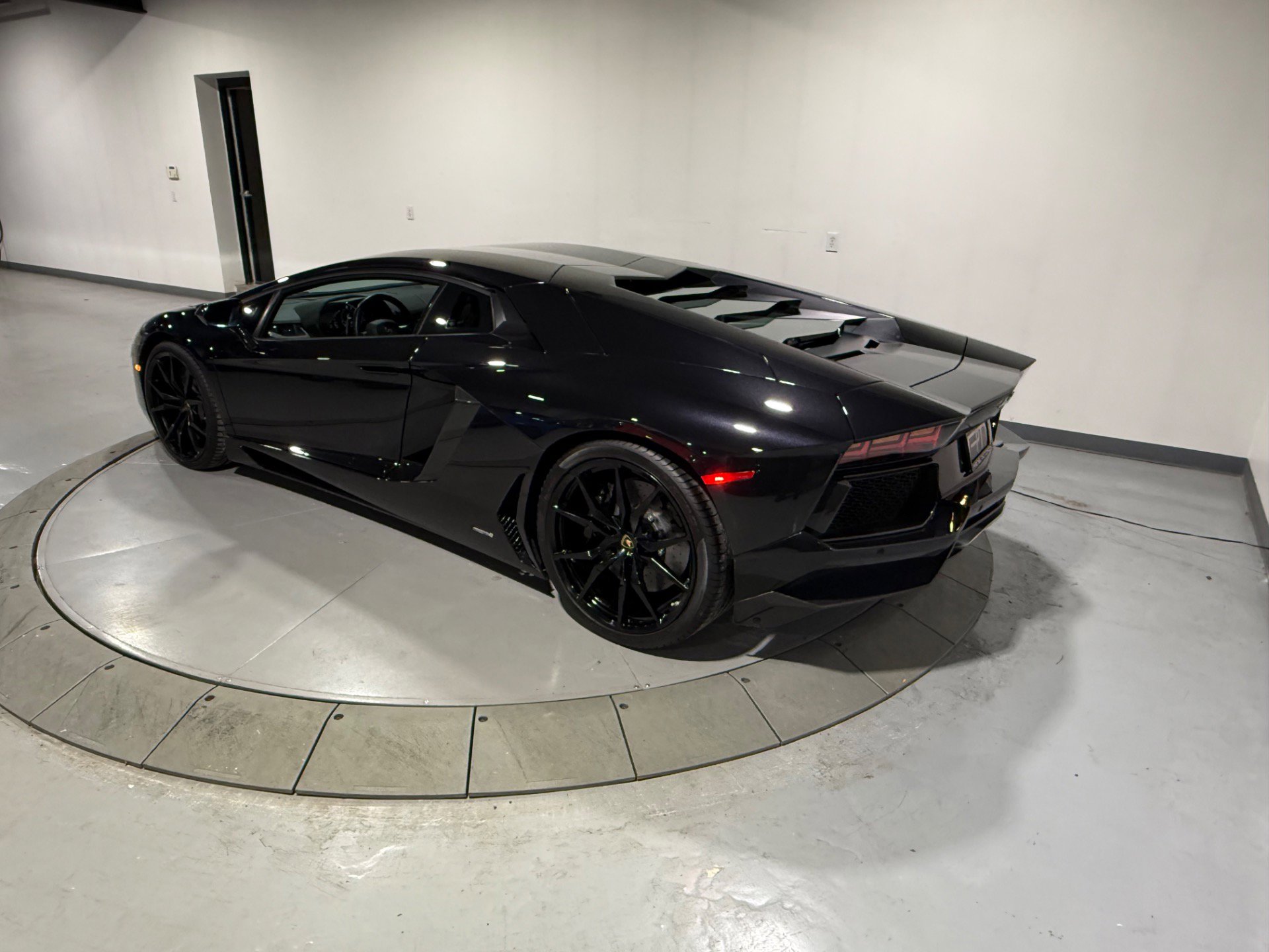 Used 2014 Lamborghini Aventador LP 700-4 image 18