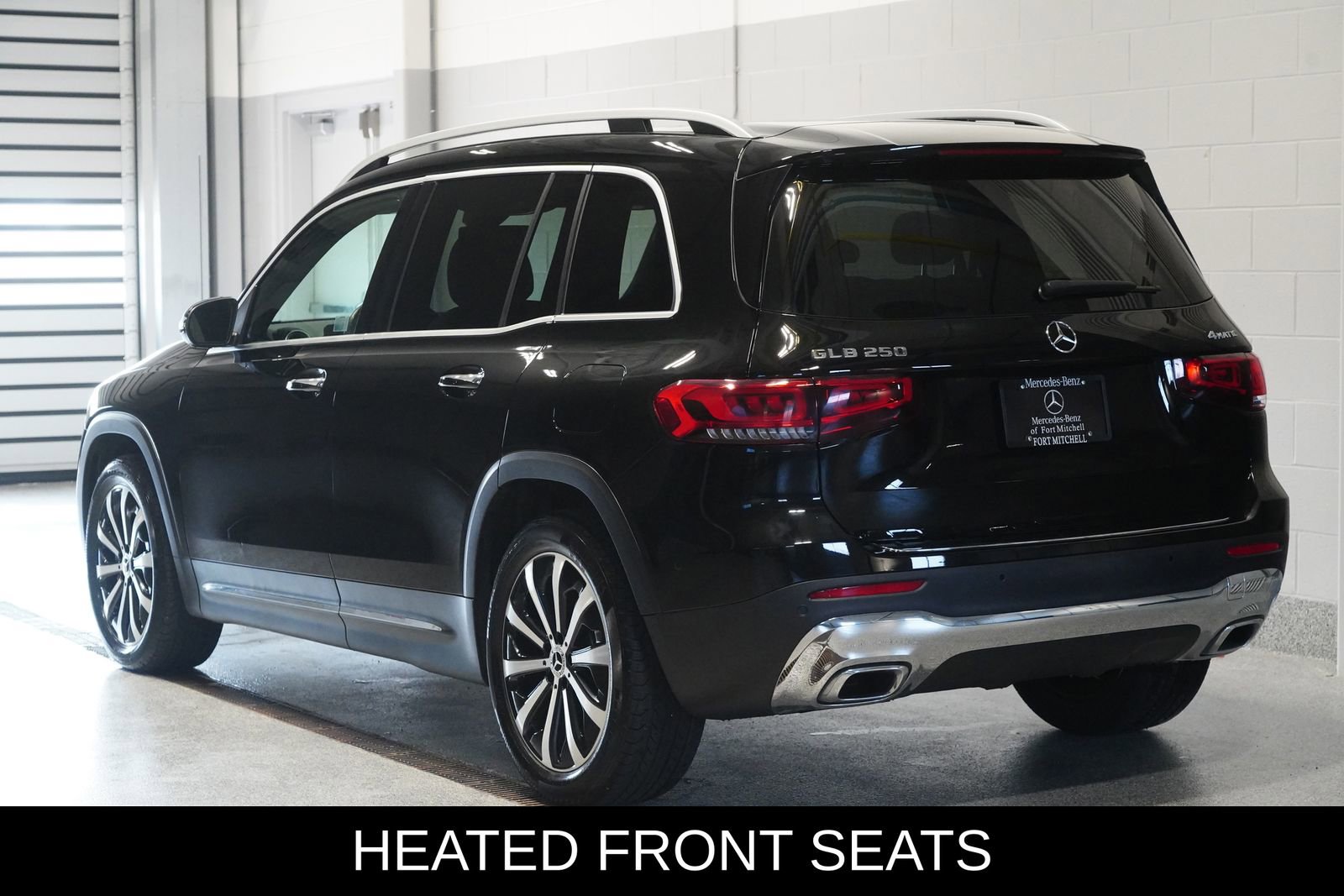 Used 2023 Mercedes-Benz GLB 250 4MATIC image 4