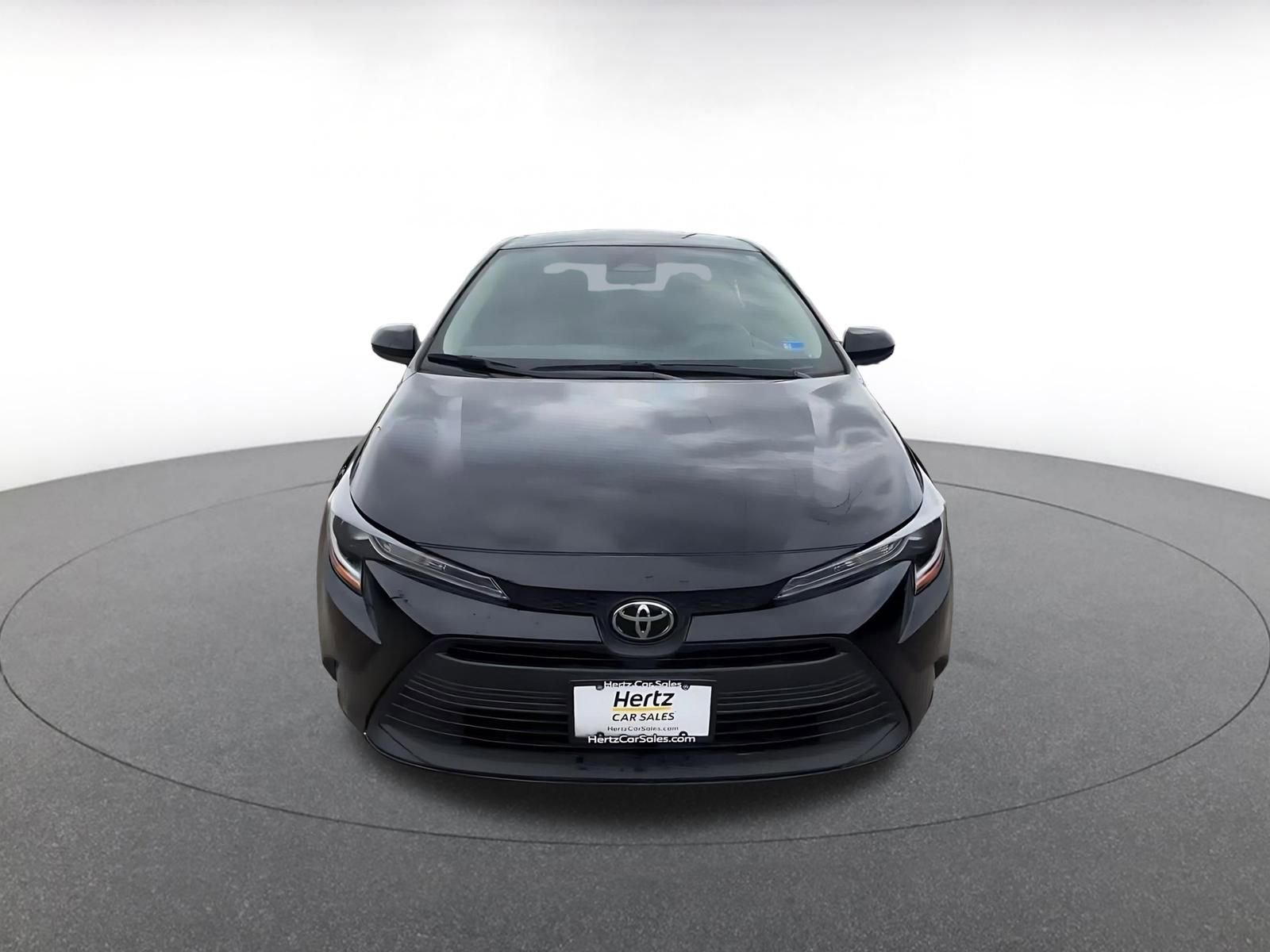 Used 2025 Toyota Corolla LE image 4