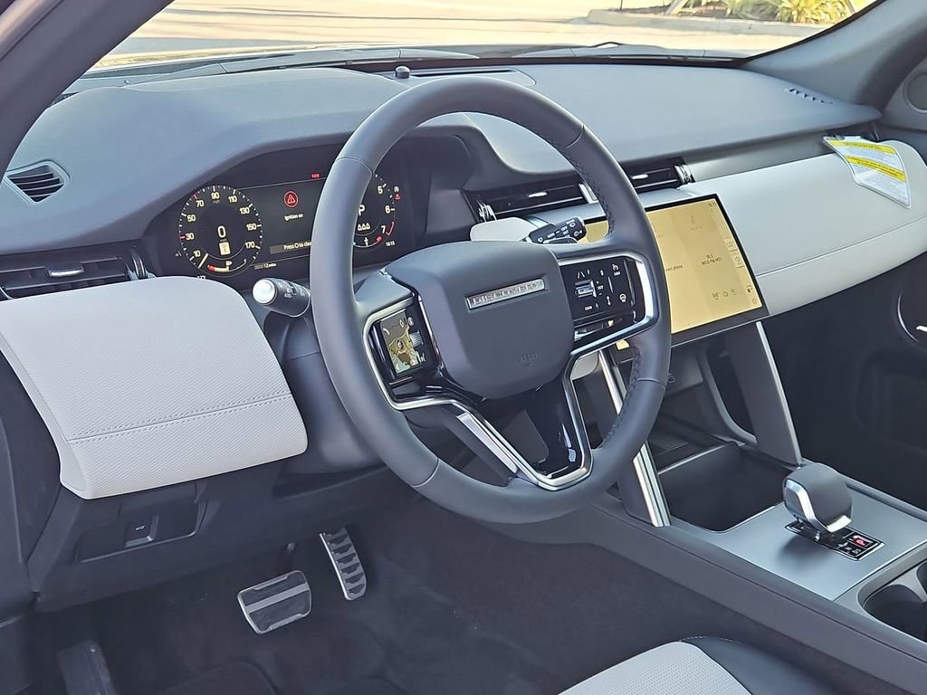 New 2026 Land Rover Discovery Sport Landmark image 25