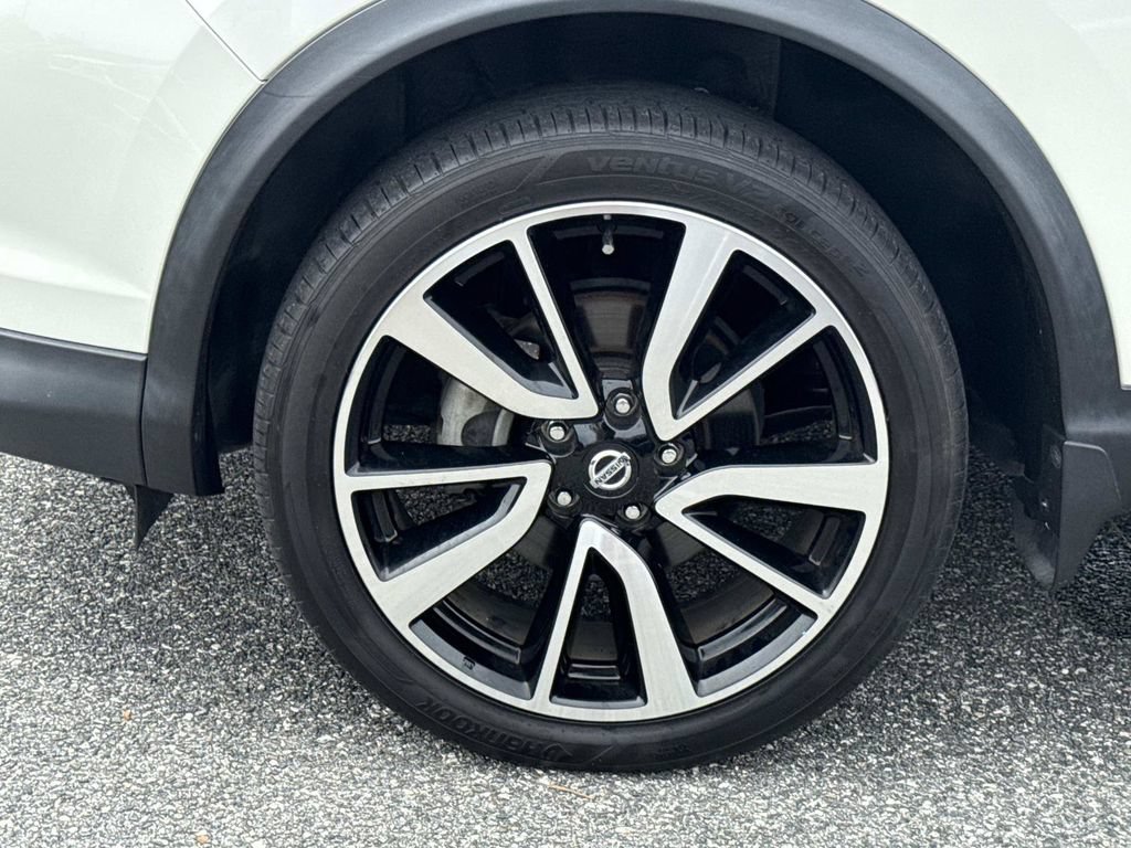 Certified 2019 Nissan Rogue Sport SL w/ Premium Package FWD image 11