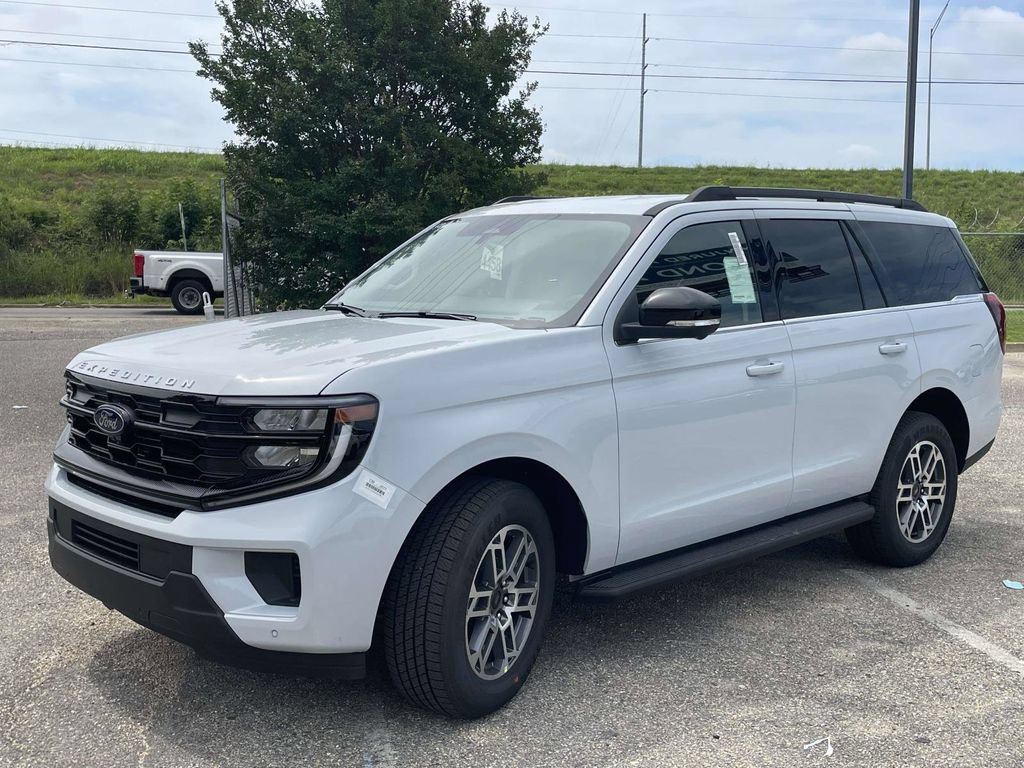 New 2026 Ford Expedition Active RWD image 7