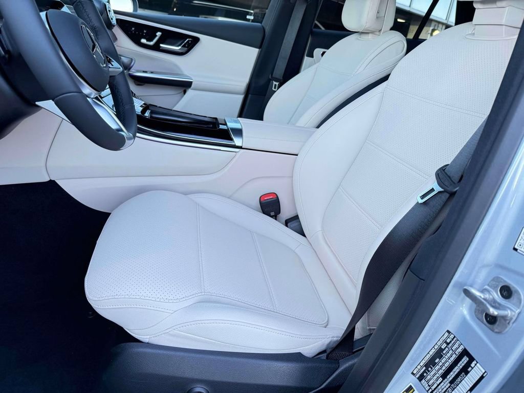 Used 2026 Mercedes-Benz GLC 300 image 7
