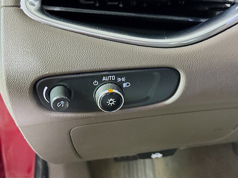 Used 2017 Chevrolet Malibu LT FWD image 10