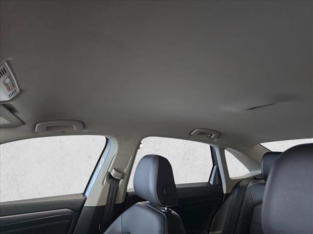 Used 2024 Volkswagen Jetta SE FWD image 29