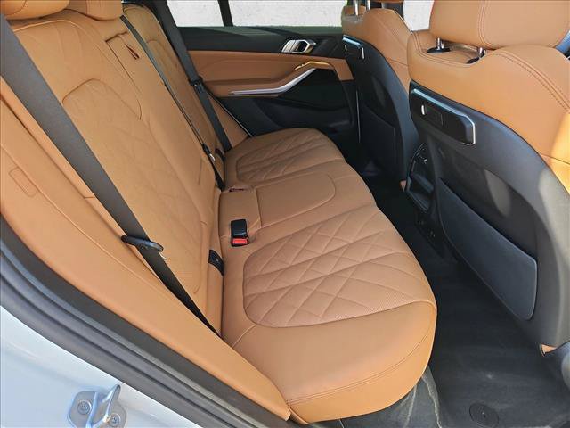 Used 2024 BMW X5 xDrive50e w/ Parking Assistance Package AWD/4WD image 20
