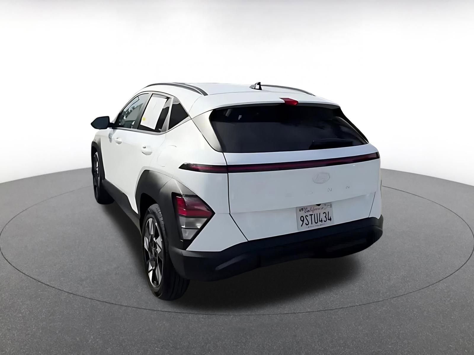 Used 2025 Hyundai Kona SEL image 10