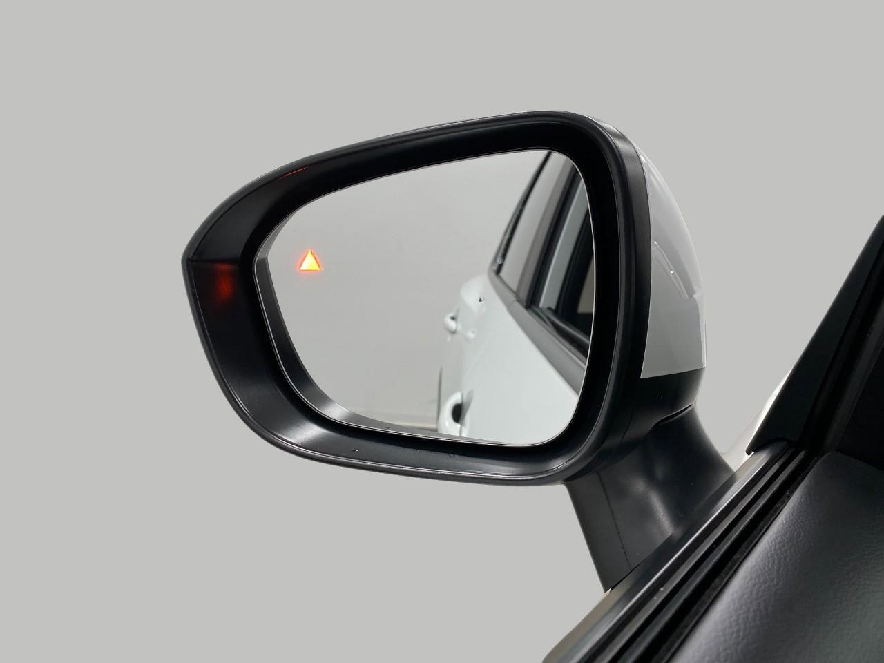 Used 2025 Nissan Rogue SV image 20