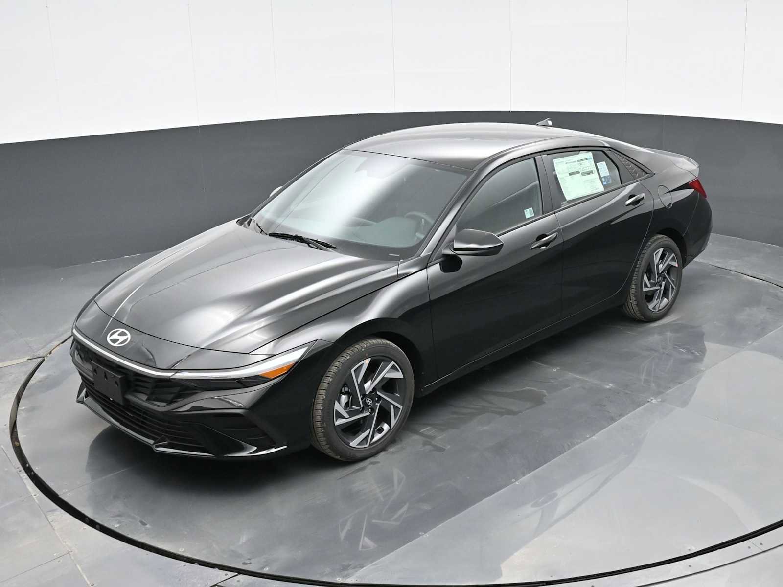 Certified 2025 Hyundai Elantra Sport w/ Cargo Package image 22