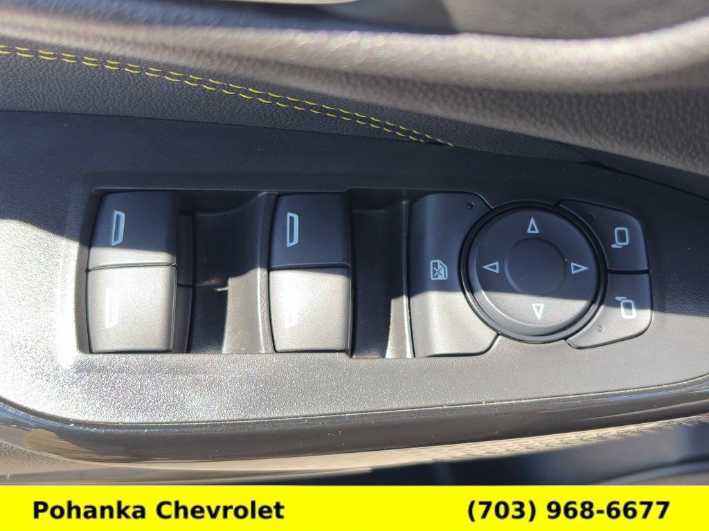 Used 2025 Chevrolet Trax LT FWD image 21
