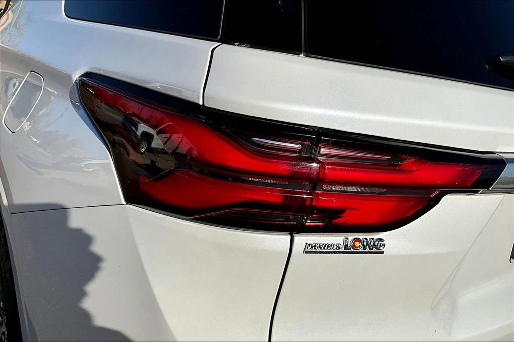 Used 2023 Chevrolet Traverse High Country w/ LPO, Floor Liner Package image 33