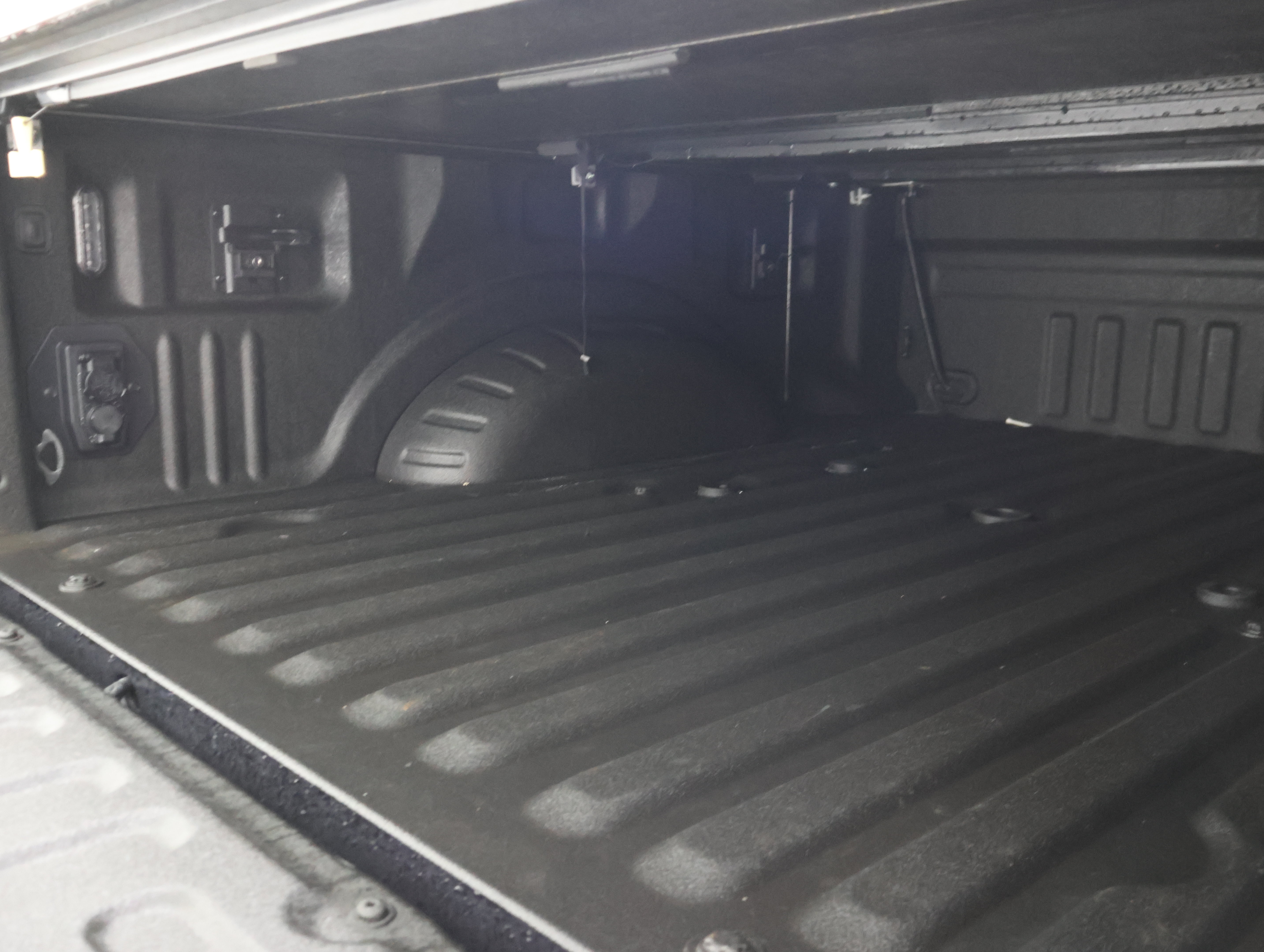 Used 2021 Ford F250 XLT w/ XLT Premium Package AWD/4WD image 5