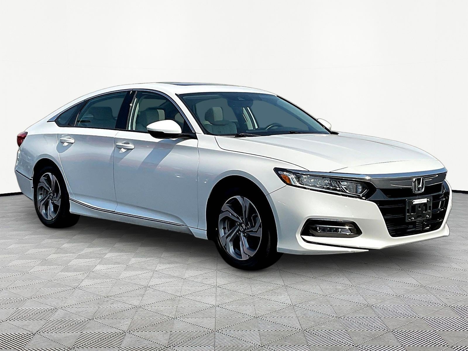Used 2018 Honda Accord EX-L image 3