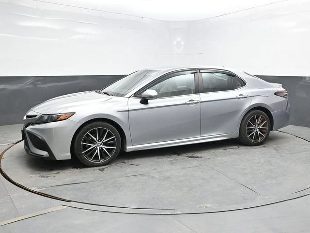 Used 2022 Toyota Camry SE FWD image 3