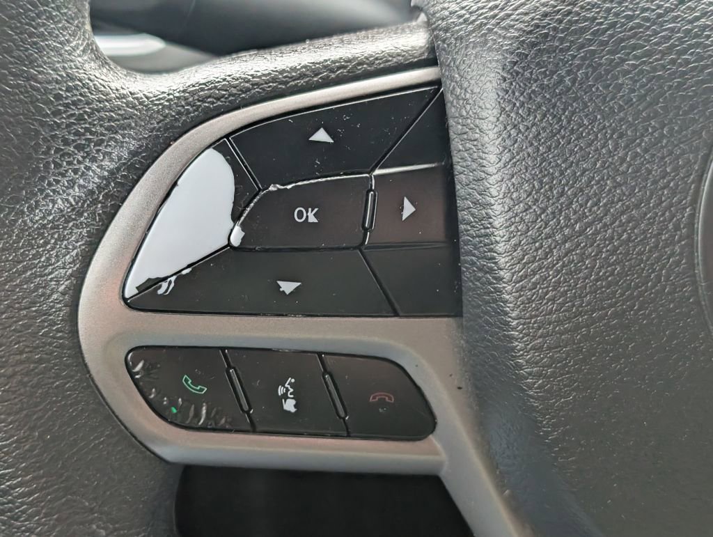 Used 2019 Jeep Cherokee Latitude w/ Popular Appearance Group image 12