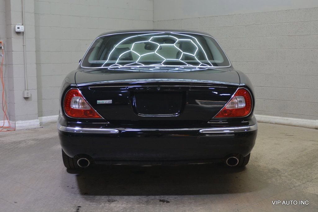 Used 2004 Jaguar XJ8 RWD image 6