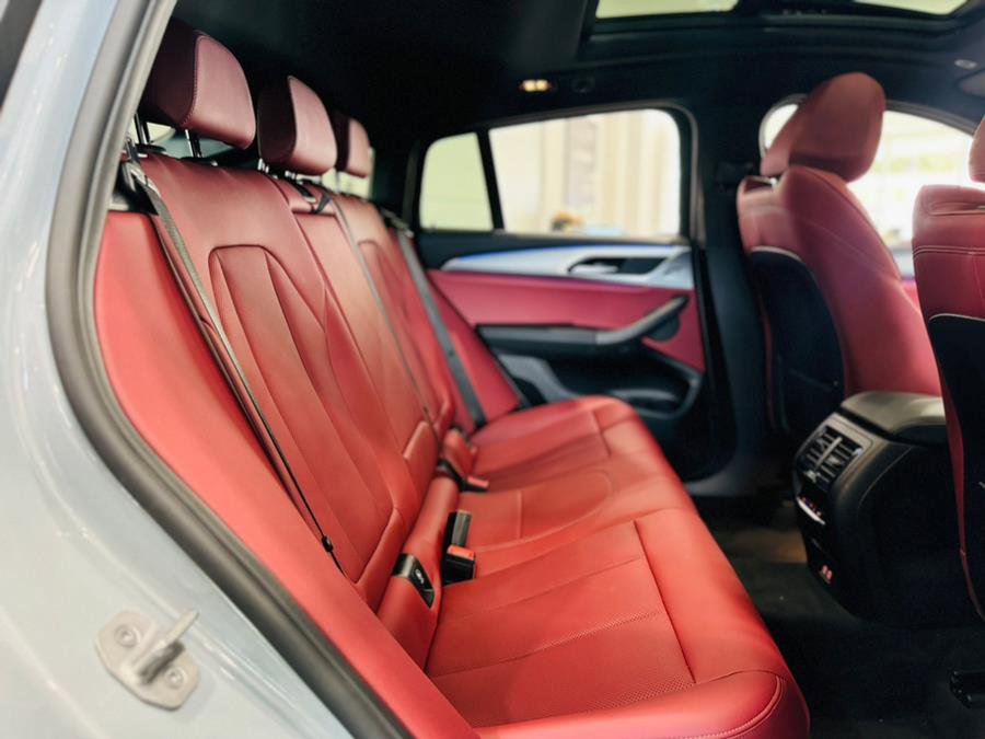 Used 2025 BMW X4 xDrive30i image 23