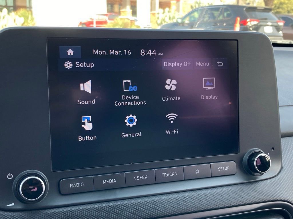 Used 2022 Hyundai Kona SE w/ Cargo Package image 19