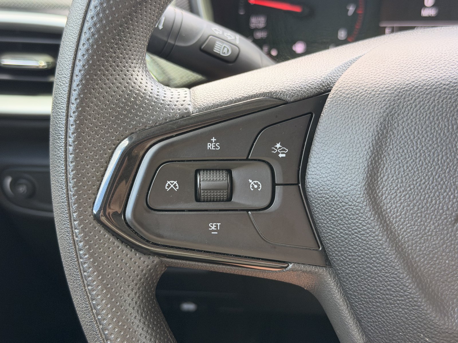 Used 2023 Chevrolet TrailBlazer LS FWD image 19