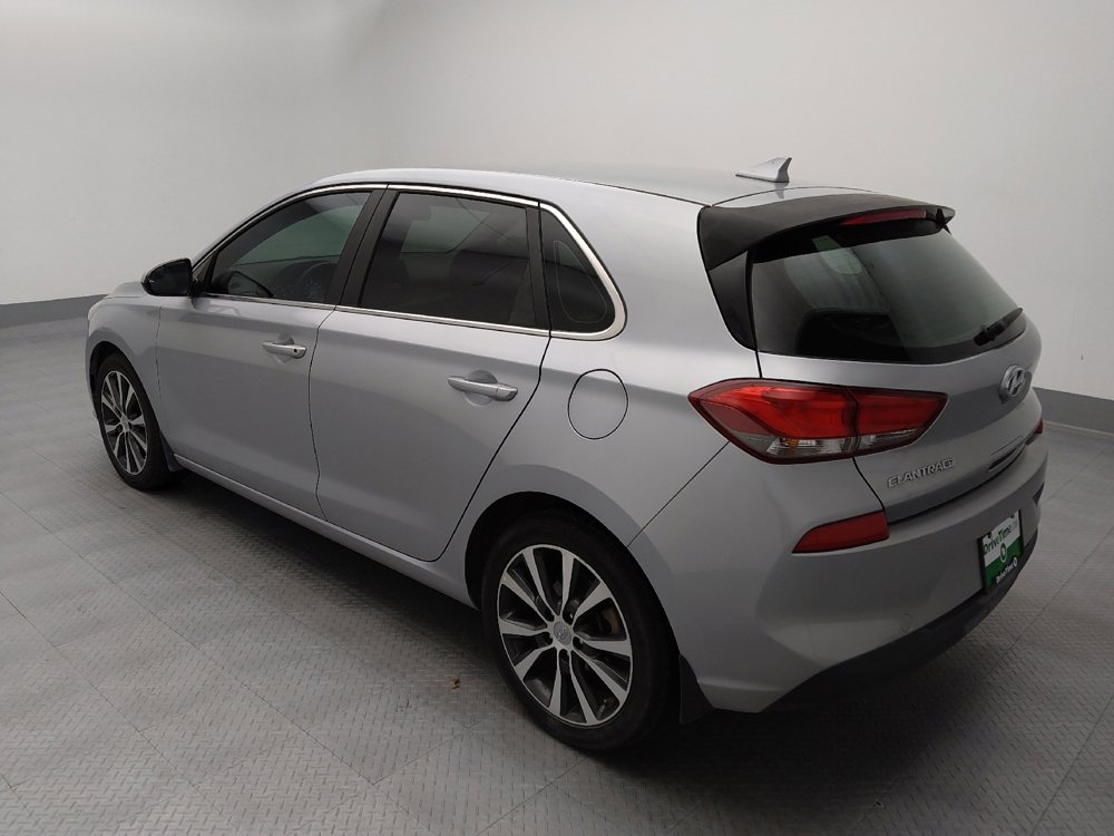 Used 2020 Hyundai Elantra GT FWD image 3