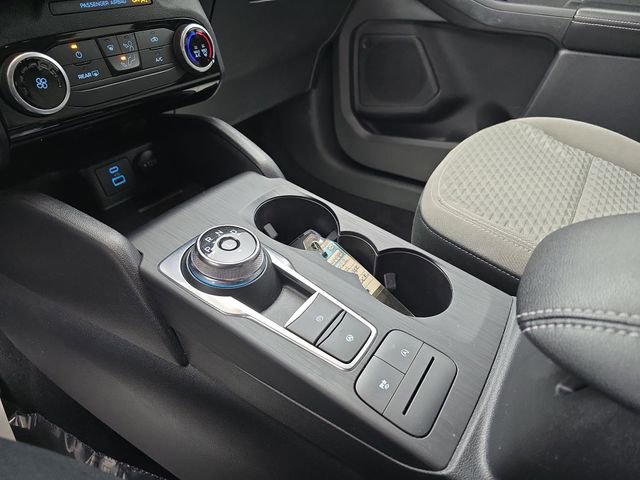 Used 2022 Ford Escape SE image 39
