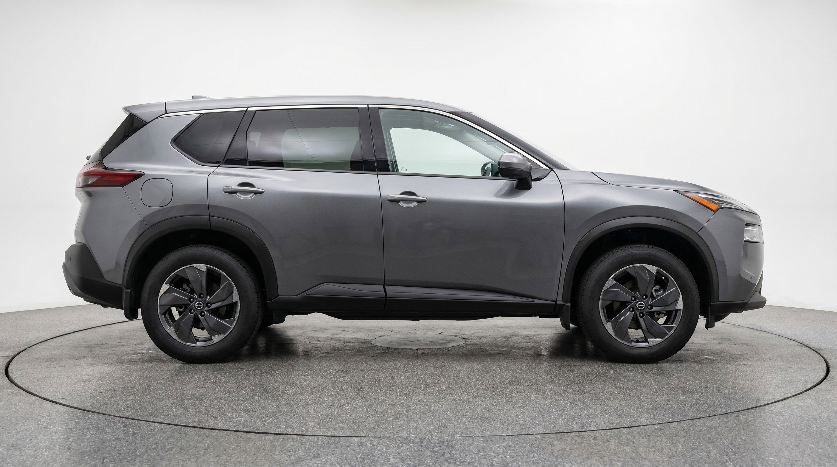 Used 2025 Nissan Rogue SV FWD image 11