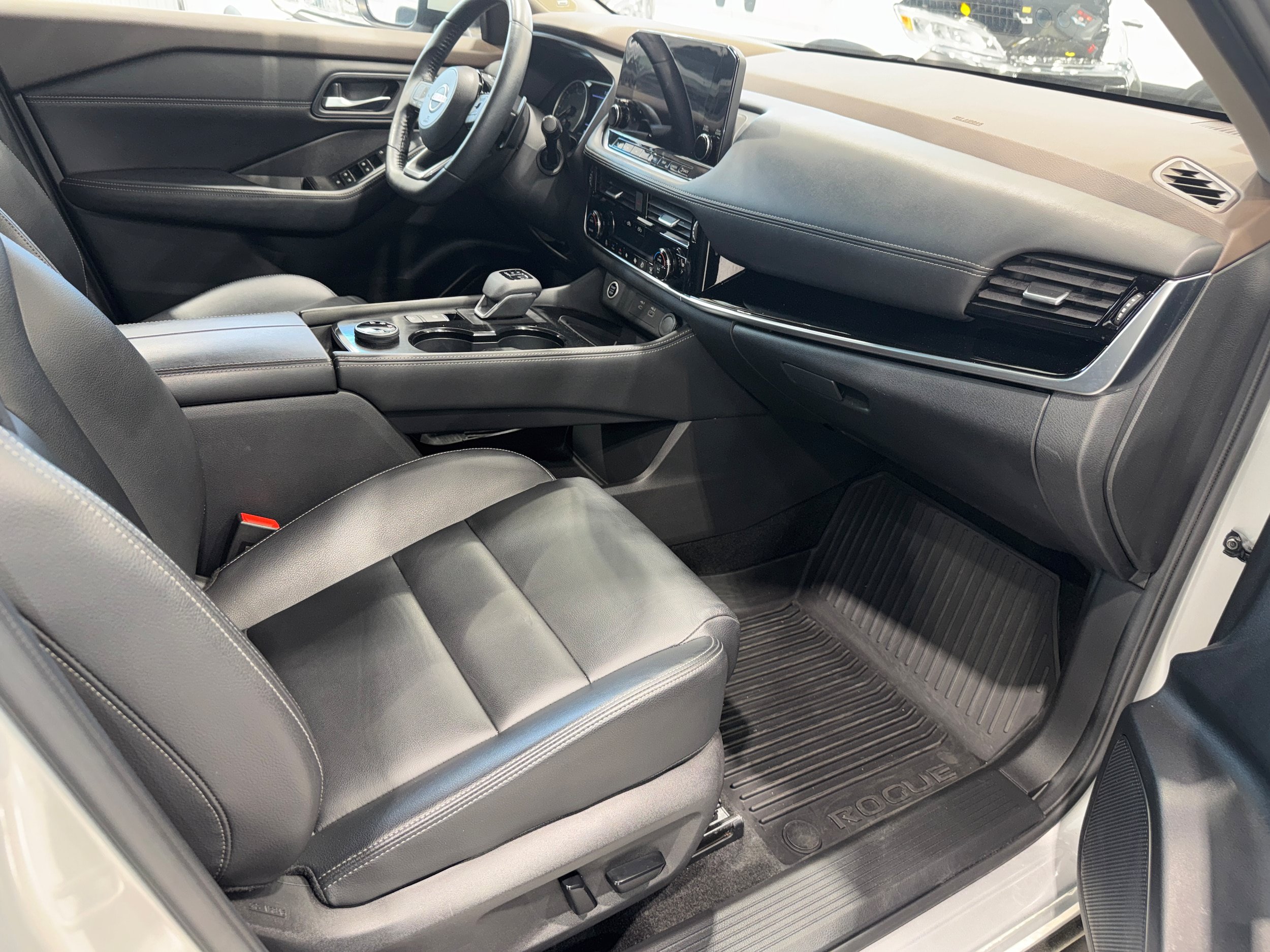 Used 2022 Nissan Rogue SL w/ SL Premium Package AWD/4WD image 13