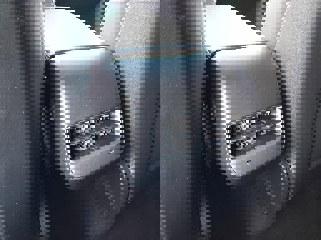 Used 2021 Tesla Model Y Long Range image 13