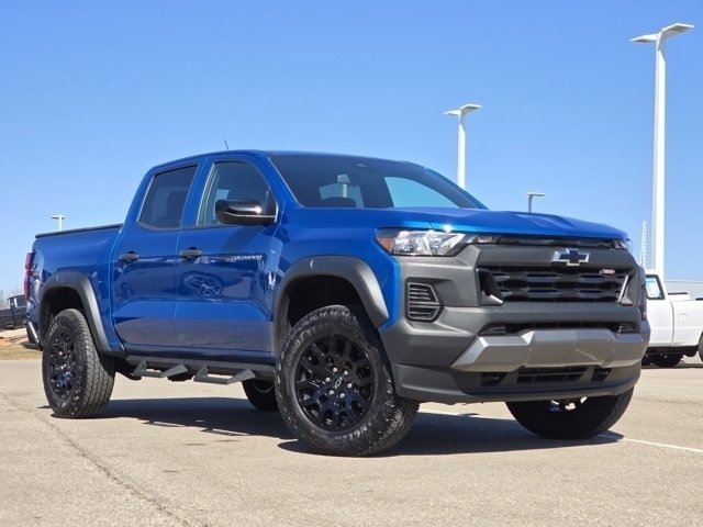 Used 2024 Chevrolet Colorado Trail Boss w/ Advanced Trailering Package image 2