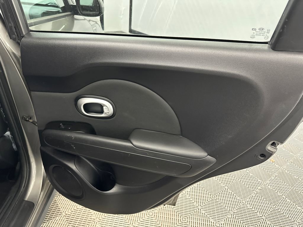 Used 2015 Kia Soul FWD image 15